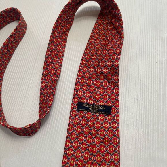 Brooks Brothers Makers Red Horsebit Silk Tie Necktie - Picture 4 of 5